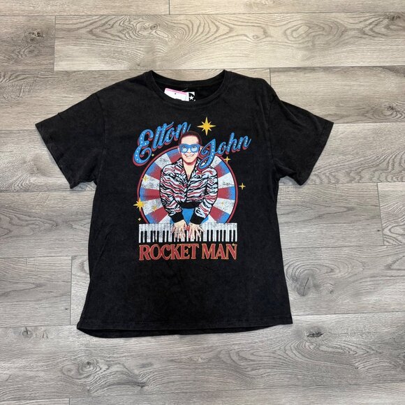 Elton John Rocket Man TShirt Vintage Style Black Graphic Tee Size S Flashback - Picture 10 of 10